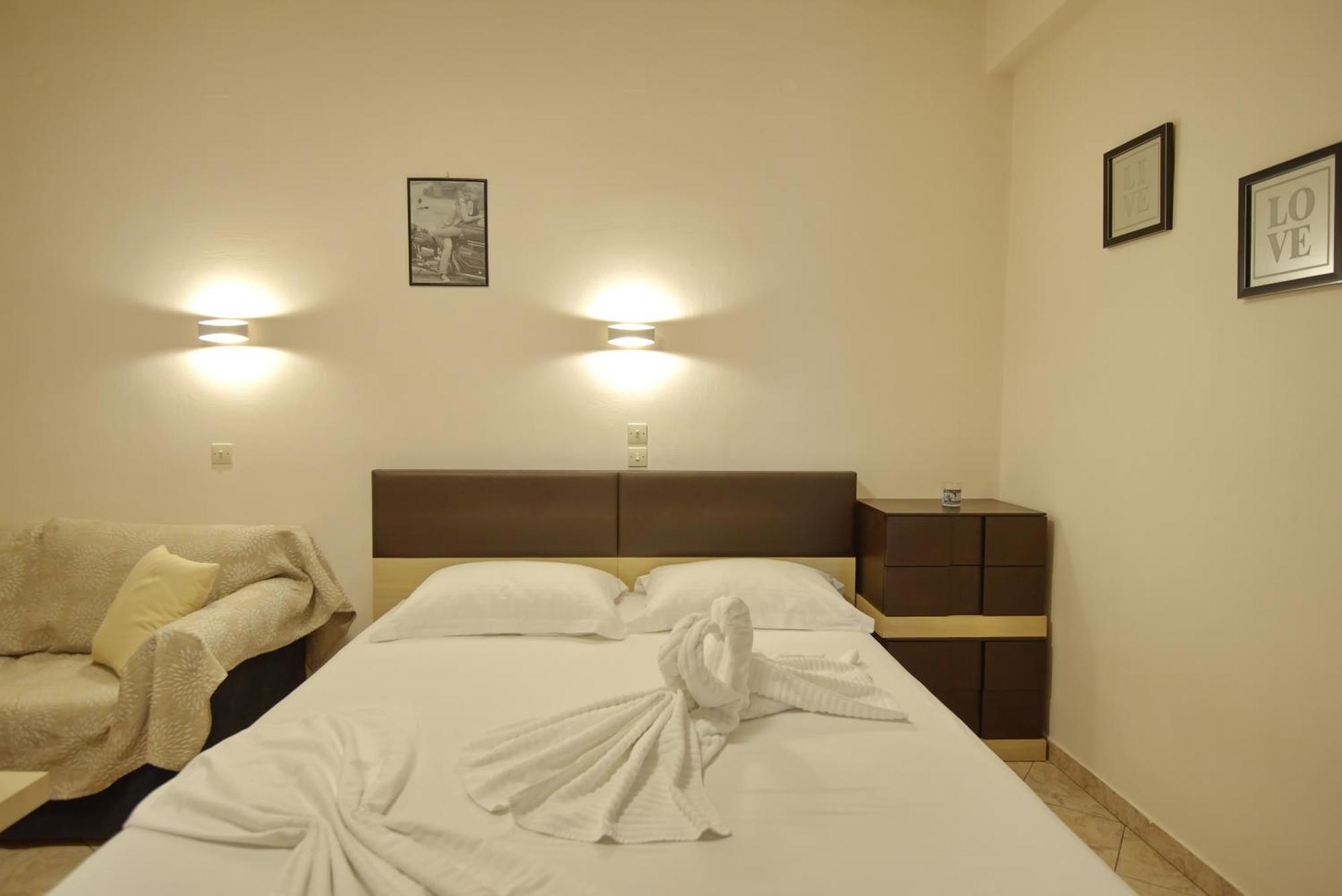 Studios Nelli Alonissos Patitiri  Ngoại thất bức ảnh