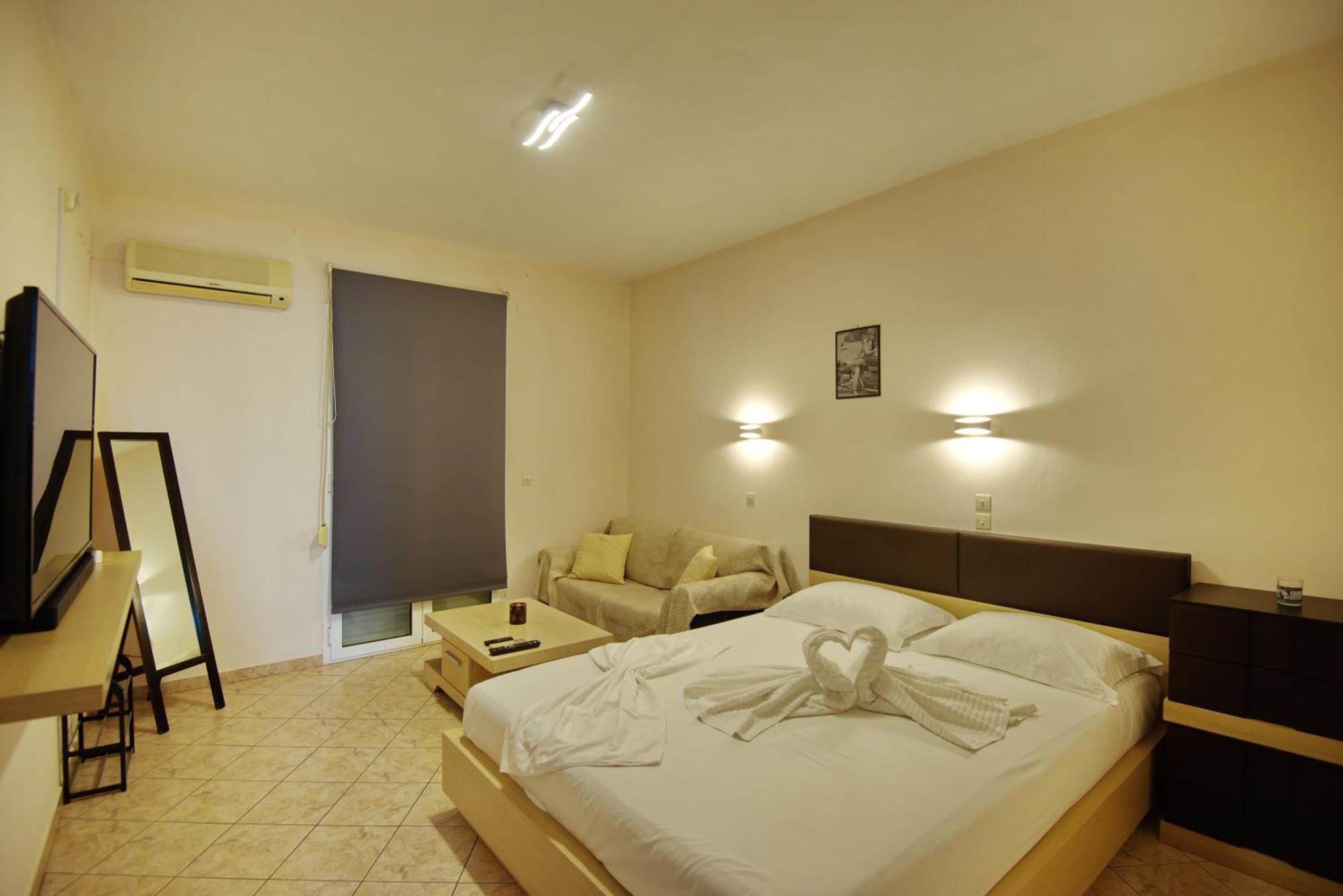 Studios Nelli Alonissos Patitiri  Ngoại thất bức ảnh